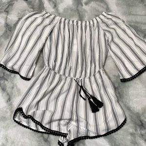 💗3 For $12💗NWT Off the Shoulder Romper